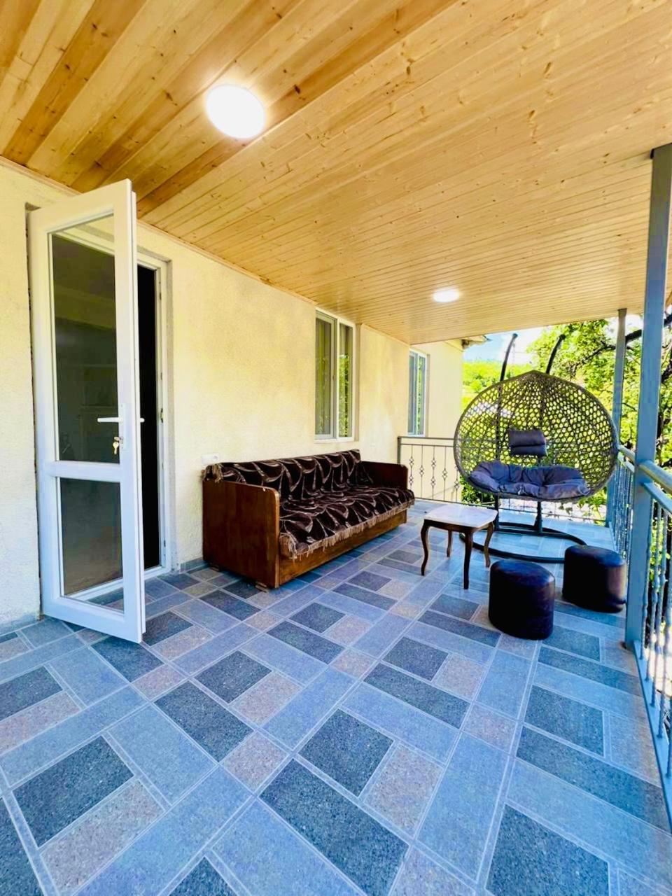 Butichi Guest House Chiatura エクステリア 写真